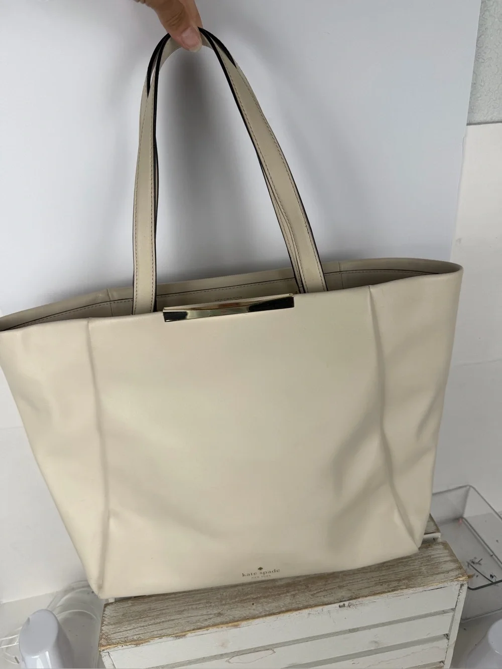 Kate Spade Camden Way Lenora leather tote pebble-colored.